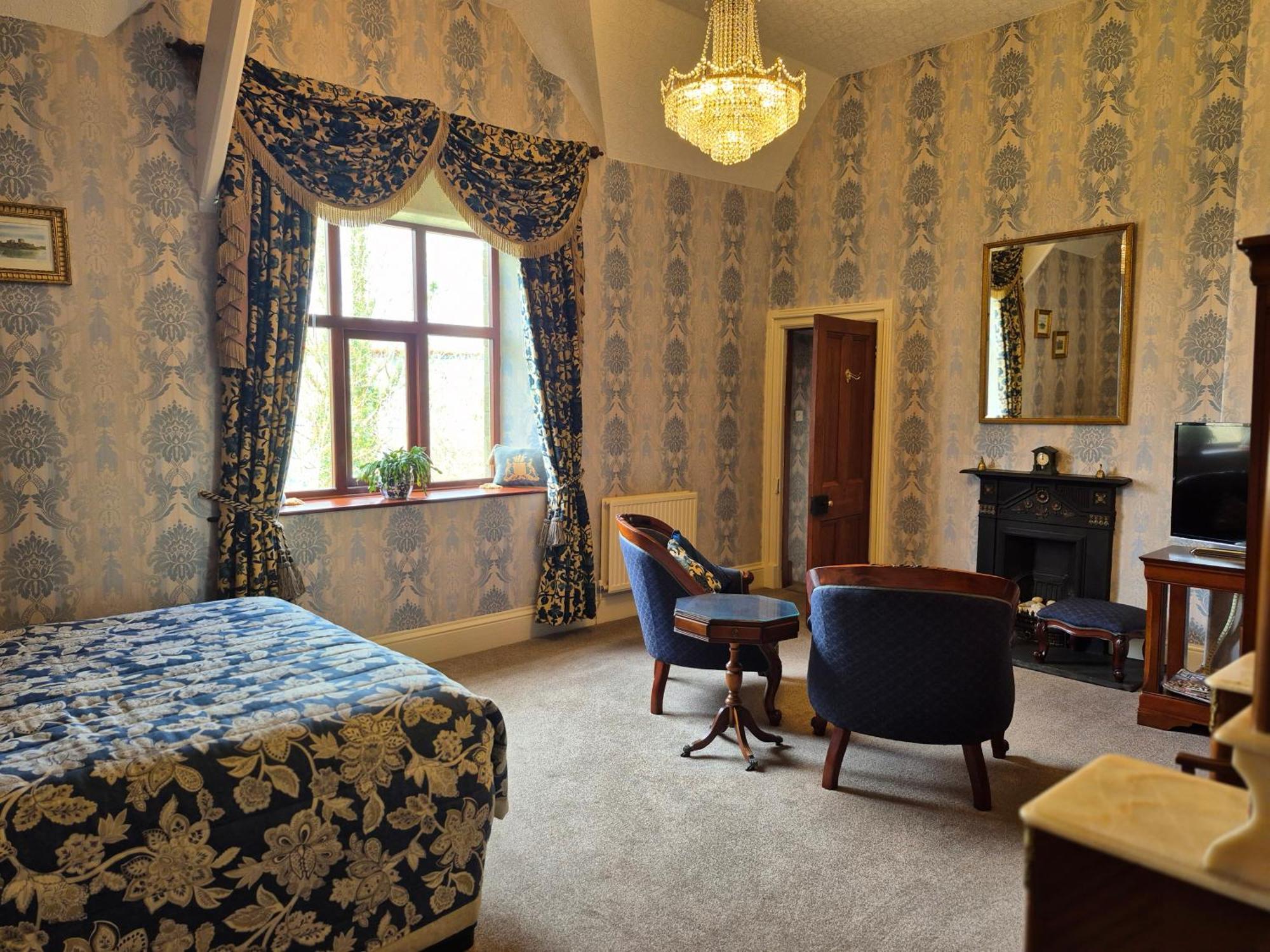 St David'S Guesthouse Хаверфордуэст Экстерьер фото