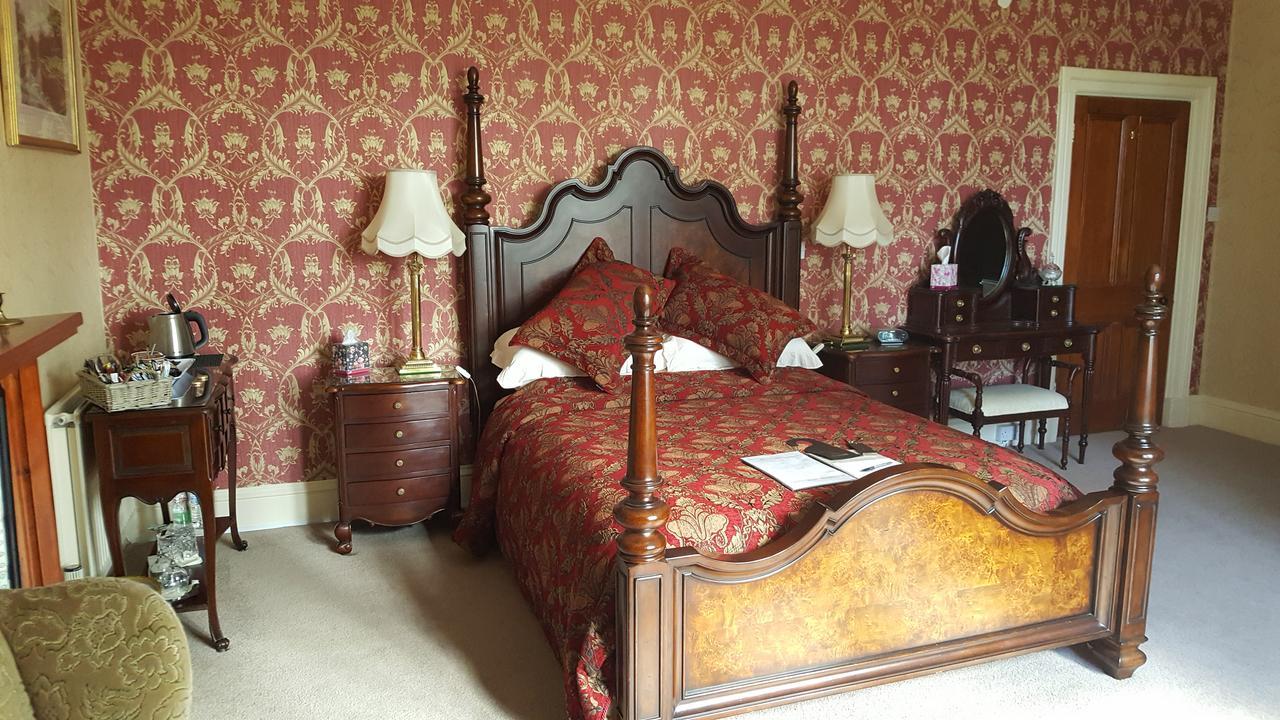 St David'S Guesthouse Хаверфордуэст Экстерьер фото